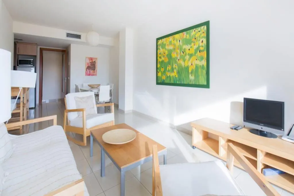 Beautiful Apartment 75M2 With View At The Beach, Pool, Parking Roses